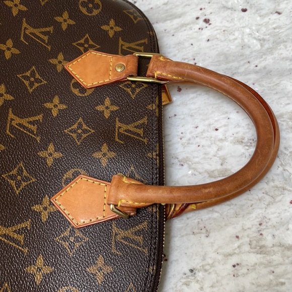 Louis Vuitton Alma - Picture 7 of 15